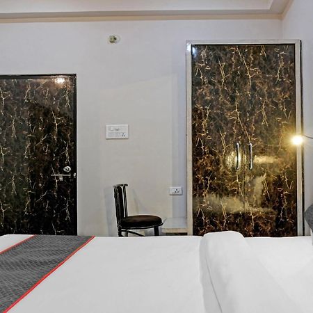 ホテル Townhouse Navneeta Grand Kakarmatha エクステリア 写真
