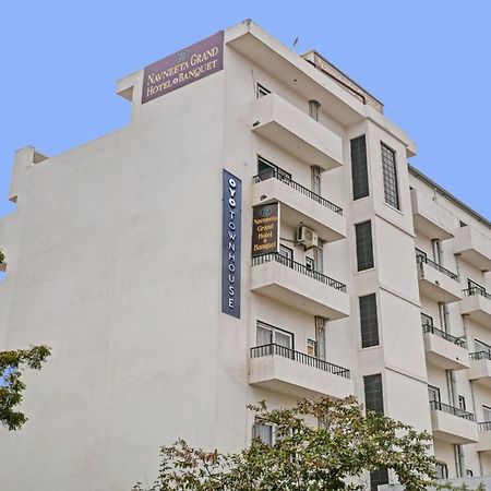 ホテル Townhouse Navneeta Grand Kakarmatha エクステリア 写真