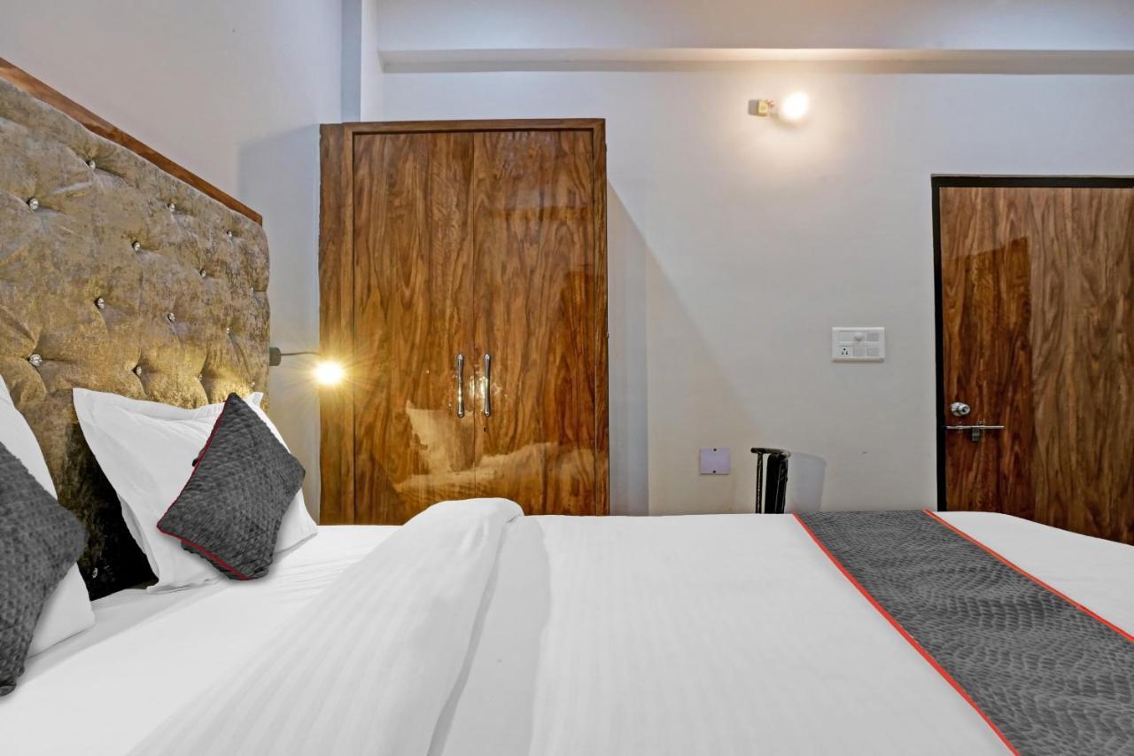 ホテル Townhouse Navneeta Grand Kakarmatha エクステリア 写真