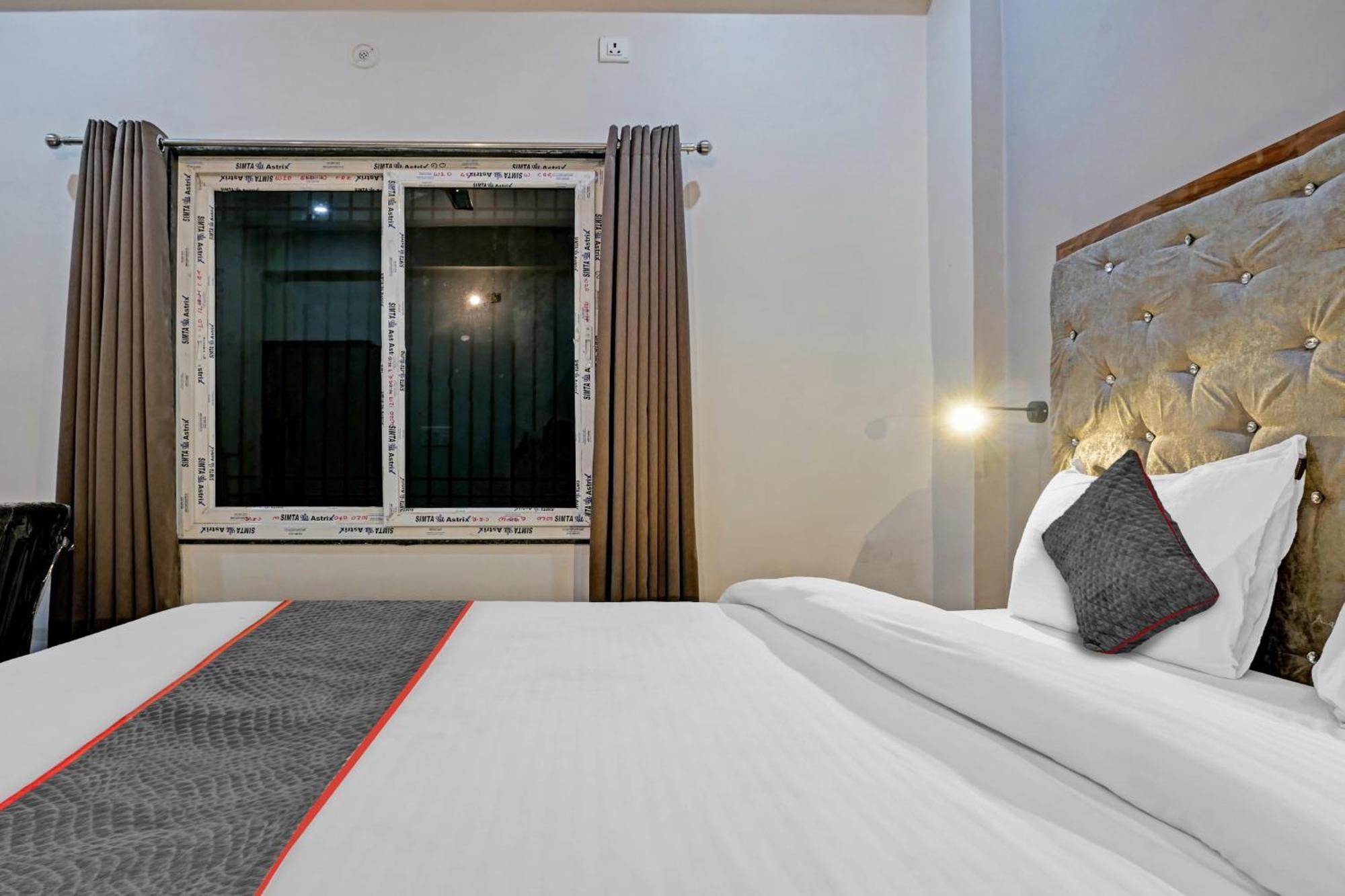 ホテル Townhouse Navneeta Grand Kakarmatha エクステリア 写真