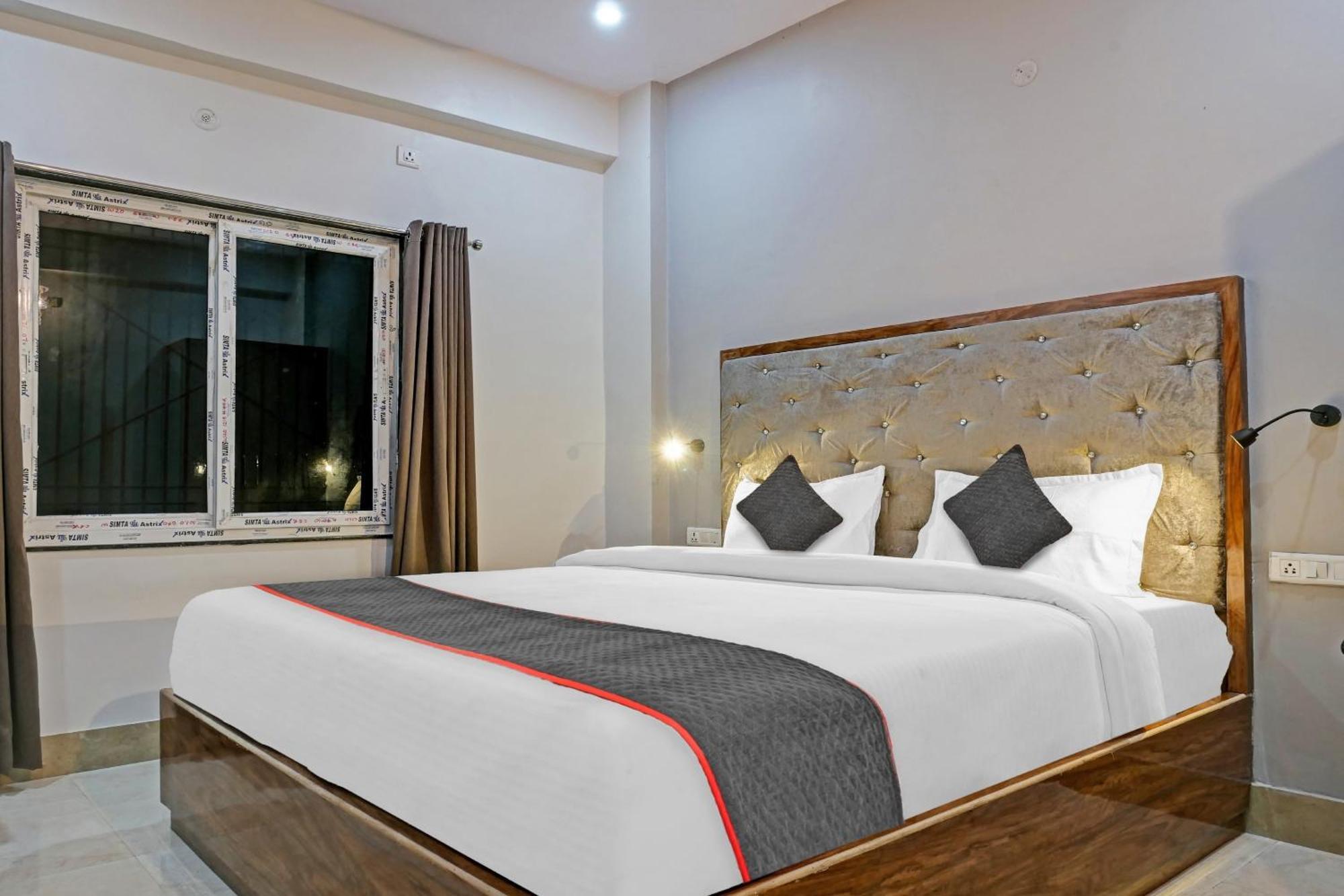 ホテル Townhouse Navneeta Grand Kakarmatha エクステリア 写真